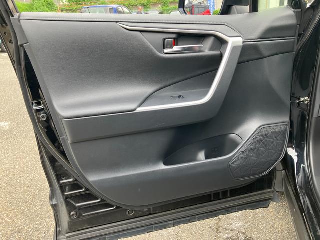 ＲＡＶ４ Ｇ　Ｚパッケージ　パノラマムーンルーフ　モデリスタエアロ　セーフティセンス　純正ナビ　フルセグＴＶ　バックカメラ　デジタルインナーミラー　ＬＥＤヘッドライト　クリアランスソナー　ブラインドスポットモニター（41枚目）