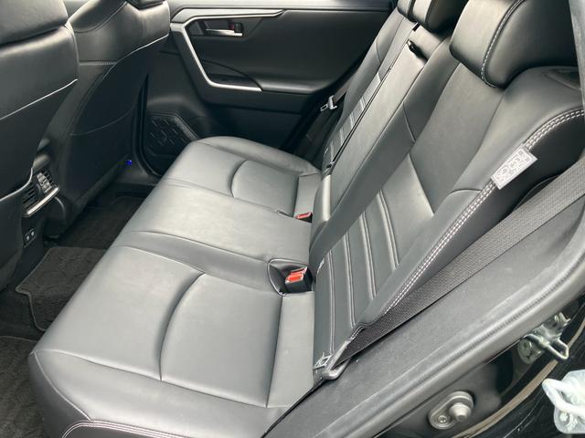 ＲＡＶ４ Ｇ　Ｚパッケージ　パノラマムーンルーフ　モデリスタエアロ　セーフティセンス　純正ナビ　フルセグＴＶ　バックカメラ　デジタルインナーミラー　ＬＥＤヘッドライト　クリアランスソナー　ブラインドスポットモニター（42枚目）