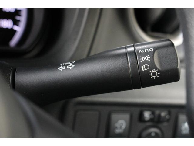 ノート Ｘ　ＥＴＣ　全周囲カメラ　ナビ　ＴＶ　クリアランスソナー　レーンアシスト　衝突被害軽減システム　オートライト　スマートキー　アイドリングストップ　電動格納ミラー　ＣＶＴ　盗難防止システム　衝突安全ボディ（6枚目）