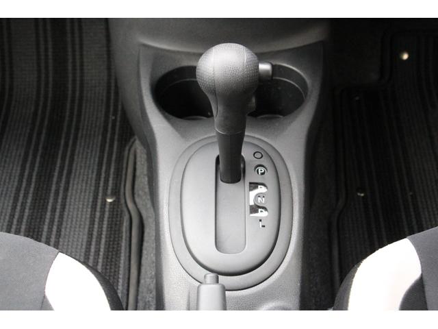 ノート Ｘ　ＥＴＣ　全周囲カメラ　ナビ　ＴＶ　クリアランスソナー　レーンアシスト　衝突被害軽減システム　オートライト　スマートキー　アイドリングストップ　電動格納ミラー　ＣＶＴ　盗難防止システム　衝突安全ボディ（16枚目）