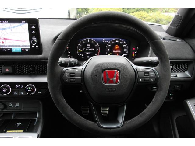 シビック タイプR レーシングブラックパッケージ バックカメラ ナビ TV クリアランスソナー オートクルーズコントロール レーンアシスト 衝突被害軽減システム アルミホイール オートライト LEDヘッドランプ スマートキー MT 盗難防止システム(3枚目)