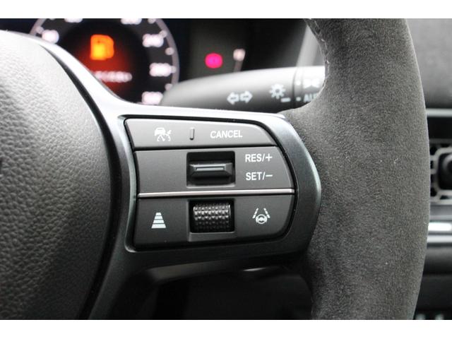 シビック タイプR レーシングブラックパッケージ バックカメラ ナビ TV クリアランスソナー オートクルーズコントロール レーンアシスト 衝突被害軽減システム アルミホイール オートライト LEDヘッドランプ スマートキー MT 盗難防止システム(5枚目)