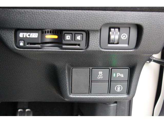 シビック タイプR レーシングブラックパッケージ バックカメラ ナビ TV クリアランスソナー オートクルーズコントロール レーンアシスト 衝突被害軽減システム アルミホイール オートライト LEDヘッドランプ スマートキー MT 盗難防止システム(20枚目)