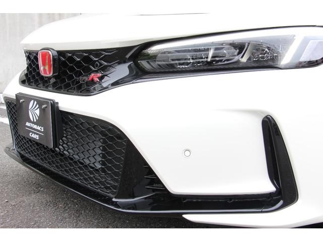 シビック タイプR レーシングブラックパッケージ バックカメラ ナビ TV クリアランスソナー オートクルーズコントロール レーンアシスト 衝突被害軽減システム アルミホイール オートライト LEDヘッドランプ スマートキー MT 盗難防止システム(23枚目)