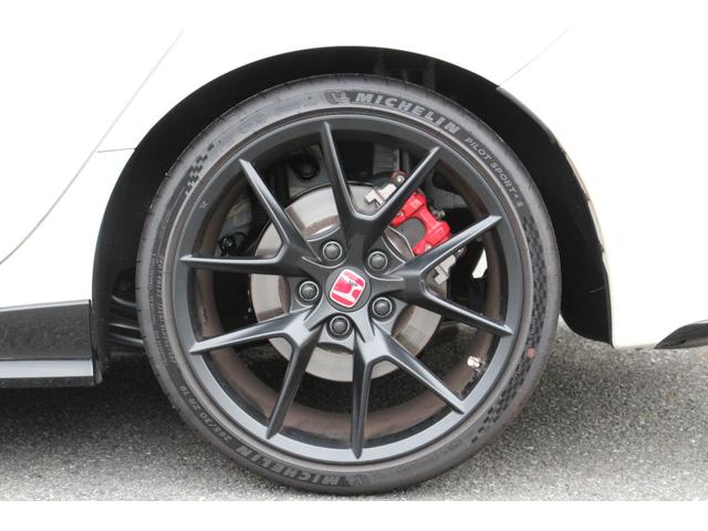 シビック タイプR レーシングブラックパッケージ バックカメラ ナビ TV クリアランスソナー オートクルーズコントロール レーンアシスト 衝突被害軽減システム アルミホイール オートライト LEDヘッドランプ スマートキー MT 盗難防止システム(35枚目)