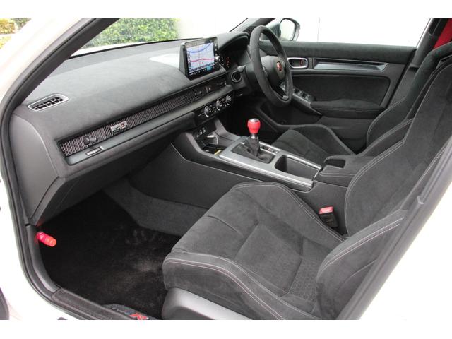 シビック タイプR レーシングブラックパッケージ バックカメラ ナビ TV クリアランスソナー オートクルーズコントロール レーンアシスト 衝突被害軽減システム アルミホイール オートライト LEDヘッドランプ スマートキー MT 盗難防止システム(40枚目)