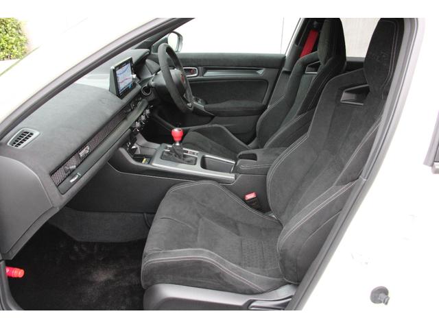 シビック タイプR レーシングブラックパッケージ バックカメラ ナビ TV クリアランスソナー オートクルーズコントロール レーンアシスト 衝突被害軽減システム アルミホイール オートライト LEDヘッドランプ スマートキー MT 盗難防止システム(41枚目)