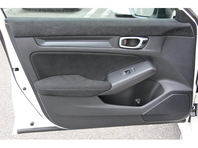 シビック タイプR レーシングブラックパッケージ バックカメラ ナビ TV クリアランスソナー オートクルーズコントロール レーンアシスト 衝突被害軽減システム アルミホイール オートライト LEDヘッドランプ スマートキー MT 盗難防止システム(43枚目)