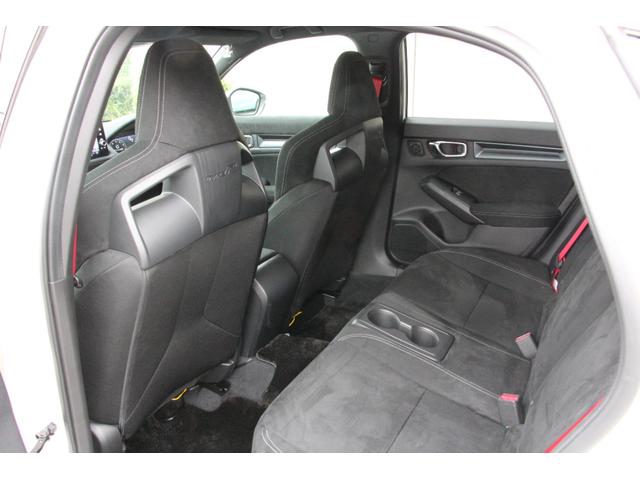 シビック タイプR レーシングブラックパッケージ バックカメラ ナビ TV クリアランスソナー オートクルーズコントロール レーンアシスト 衝突被害軽減システム アルミホイール オートライト LEDヘッドランプ スマートキー MT 盗難防止システム(48枚目)