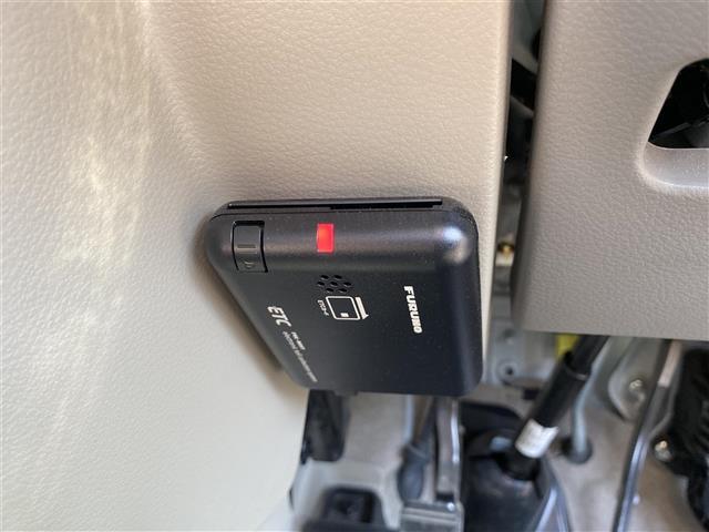 PZターボ 社外ディスプレイオーディオ/DVD/CD/Bluetooth/USB ETC バックカメラ スマートキー プッシュスタート リアヒーター 衝突軽減ブレーキ 左側パワースライドドア HID ハイルーフ(5枚目)
