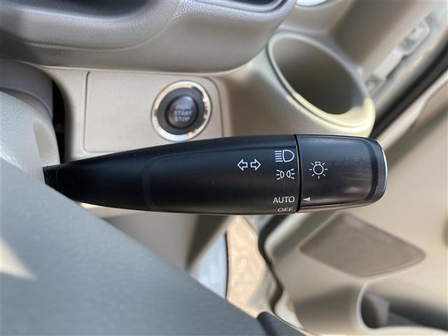 PZターボ 社外ディスプレイオーディオ/DVD/CD/Bluetooth/USB ETC バックカメラ スマートキー プッシュスタート リアヒーター 衝突軽減ブレーキ 左側パワースライドドア HID ハイルーフ(13枚目)