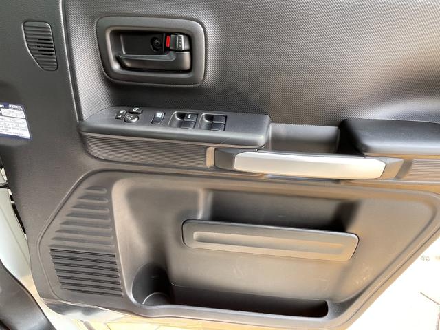 スペーシアギア ハイブリッドＸＺ　ターボ　禁煙車　全方位モニタ用カメラＰＫＧ　アダプティブクルコン　リアＰセンサー　衝突被害軽減ブレーキ　前後誤発進抑制　車線逸脱警報　ＬＥＤオートライト　ターボ　社外８型ナビ　両側パワスラ　前席シートヒーター（17枚目）