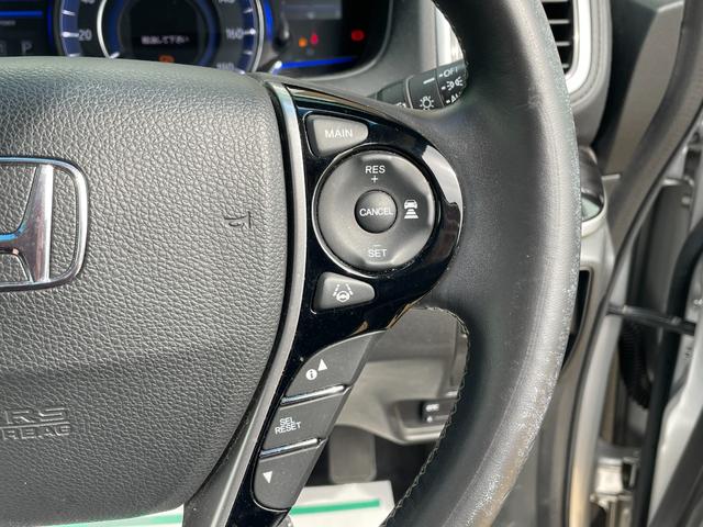 オデッセイハイブリッド ハイブリッド　純正ナビ　フルセグ　両側パワースライドドア　バックカメラ　ビルトインＥＴＣ　ドラレコ　純正フリップダウンモニター　クルコン　ホンダセンシング　革巻きステアリング　パワーシート　スマートキーシステム（5枚目）