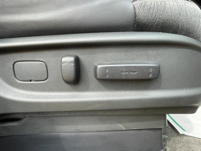 オデッセイハイブリッド ハイブリッド　純正ナビ　フルセグ　両側パワースライドドア　バックカメラ　ビルトインＥＴＣ　ドラレコ　純正フリップダウンモニター　クルコン　ホンダセンシング　革巻きステアリング　パワーシート　スマートキーシステム（19枚目）