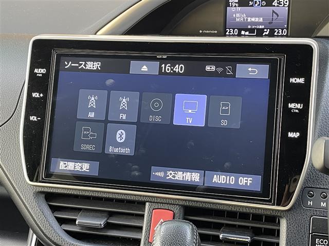 ヴォクシー ＺＳ　煌ＩＩＩ　ワンオーナー／ディーラー純正ナビ（ＮＳＺＮ－Ｚ０８Ｔ）（ＢＴ，ＡＭ，ＦＭ，ＣＤ，ＤＶＤ）／バックカメラフルセグテレビ／スマートキー／ＥＴＣ／前後ドライブレコーダー／ハーフレザー（8枚目）