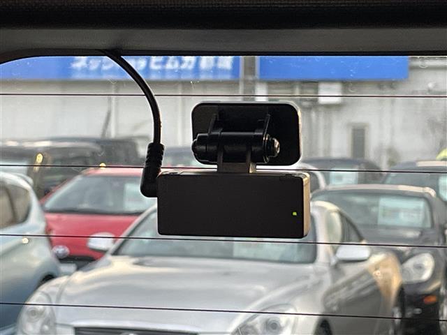 ヴォクシー ＺＳ　煌ＩＩＩ　ワンオーナー／ディーラー純正ナビ（ＮＳＺＮ－Ｚ０８Ｔ）（ＢＴ，ＡＭ，ＦＭ，ＣＤ，ＤＶＤ）／バックカメラフルセグテレビ／スマートキー／ＥＴＣ／前後ドライブレコーダー／ハーフレザー（10枚目）