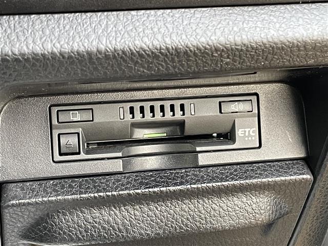 ヴォクシー ＺＳ　煌ＩＩＩ　ワンオーナー／ディーラー純正ナビ（ＮＳＺＮ－Ｚ０８Ｔ）（ＢＴ，ＡＭ，ＦＭ，ＣＤ，ＤＶＤ）／バックカメラフルセグテレビ／スマートキー／ＥＴＣ／前後ドライブレコーダー／ハーフレザー（11枚目）