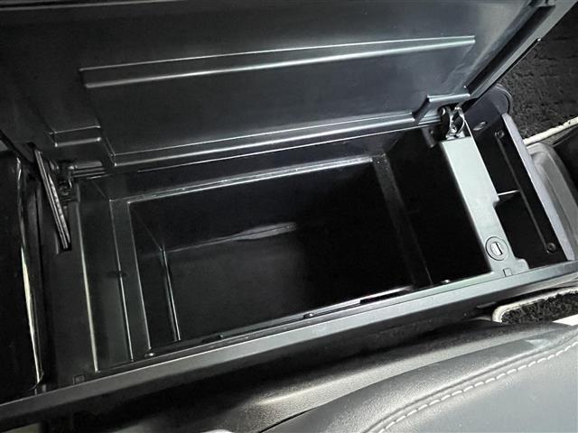 ヴォクシー ＺＳ　煌ＩＩＩ　ワンオーナー／ディーラー純正ナビ（ＮＳＺＮ－Ｚ０８Ｔ）（ＢＴ，ＡＭ，ＦＭ，ＣＤ，ＤＶＤ）／バックカメラフルセグテレビ／スマートキー／ＥＴＣ／前後ドライブレコーダー／ハーフレザー（16枚目）