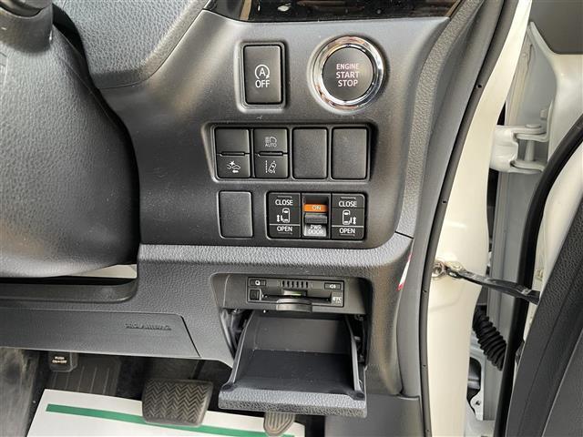 ヴォクシー ＺＳ　煌ＩＩＩ　ワンオーナー／ディーラー純正ナビ（ＮＳＺＮ－Ｚ０８Ｔ）（ＢＴ，ＡＭ，ＦＭ，ＣＤ，ＤＶＤ）／バックカメラフルセグテレビ／スマートキー／ＥＴＣ／前後ドライブレコーダー／ハーフレザー（17枚目）