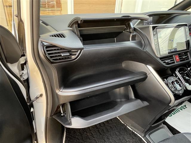 ヴォクシー ＺＳ　煌ＩＩＩ　ワンオーナー／ディーラー純正ナビ（ＮＳＺＮ－Ｚ０８Ｔ）（ＢＴ，ＡＭ，ＦＭ，ＣＤ，ＤＶＤ）／バックカメラフルセグテレビ／スマートキー／ＥＴＣ／前後ドライブレコーダー／ハーフレザー（19枚目）