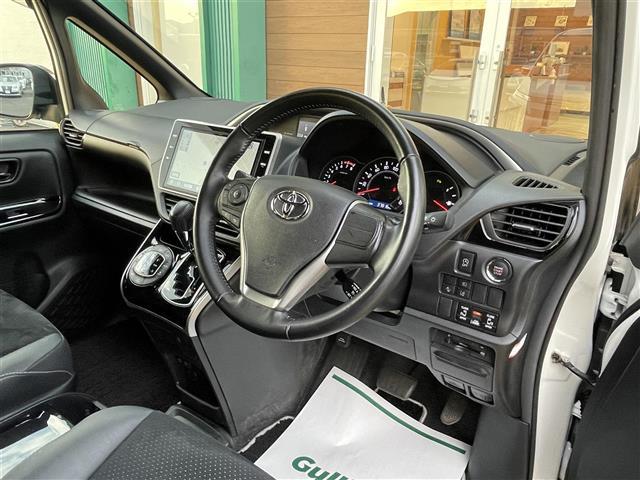 ヴォクシー ＺＳ　煌ＩＩＩ　ワンオーナー／ディーラー純正ナビ（ＮＳＺＮ－Ｚ０８Ｔ）（ＢＴ，ＡＭ，ＦＭ，ＣＤ，ＤＶＤ）／バックカメラフルセグテレビ／スマートキー／ＥＴＣ／前後ドライブレコーダー／ハーフレザー（20枚目）