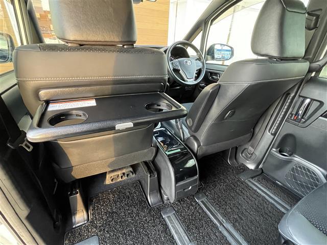 ヴォクシー ＺＳ　煌ＩＩＩ　ワンオーナー／ディーラー純正ナビ（ＮＳＺＮ－Ｚ０８Ｔ）（ＢＴ，ＡＭ，ＦＭ，ＣＤ，ＤＶＤ）／バックカメラフルセグテレビ／スマートキー／ＥＴＣ／前後ドライブレコーダー／ハーフレザー（27枚目）