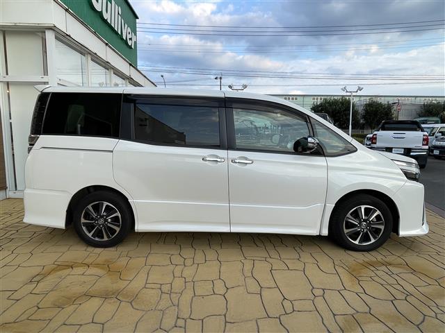 ヴォクシー ＺＳ　煌ＩＩＩ　ワンオーナー／ディーラー純正ナビ（ＮＳＺＮ－Ｚ０８Ｔ）（ＢＴ，ＡＭ，ＦＭ，ＣＤ，ＤＶＤ）／バックカメラフルセグテレビ／スマートキー／ＥＴＣ／前後ドライブレコーダー／ハーフレザー（35枚目）