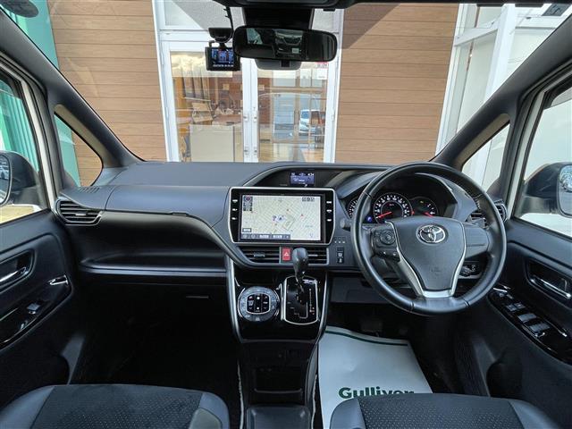 ヴォクシー ＺＳ　煌ＩＩＩ　ワンオーナー／ディーラー純正ナビ（ＮＳＺＮ－Ｚ０８Ｔ）（ＢＴ，ＡＭ，ＦＭ，ＣＤ，ＤＶＤ）／バックカメラフルセグテレビ／スマートキー／ＥＴＣ／前後ドライブレコーダー／ハーフレザー（42枚目）