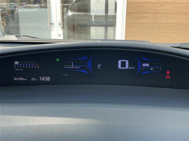 ジェイド ハイブリッドRS・ホンダセンシング 黒ハーフレザーシート メモリナビStrada【CN-F1X10BGD】(AM/FM/Bluetooth/CD/DVD/フルセグTV】ETC バックカメラ パドルシフト オートライト 衝突軽減ブレーキ(5枚目)