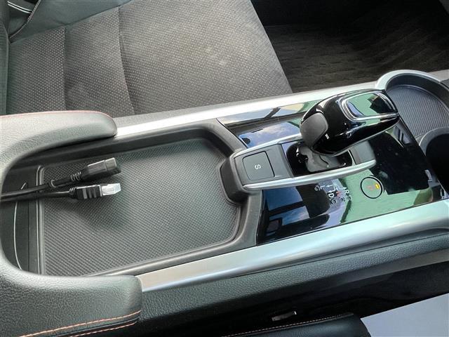 ジェイド ハイブリッドRS・ホンダセンシング 黒ハーフレザーシート メモリナビStrada【CN-F1X10BGD】(AM/FM/Bluetooth/CD/DVD/フルセグTV】ETC バックカメラ パドルシフト オートライト 衝突軽減ブレーキ(15枚目)