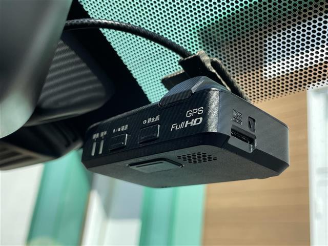 ノート e-パワー ニスモ 純正ナビ・TV・Bluetooth・CD・DVD/全方位カメラ/ETC/ドライブレコーダー/オートライト/純正アルミ/LEDヘッドライト/衝突軽減システム/車線逸脱警報/スマートキー(9枚目)