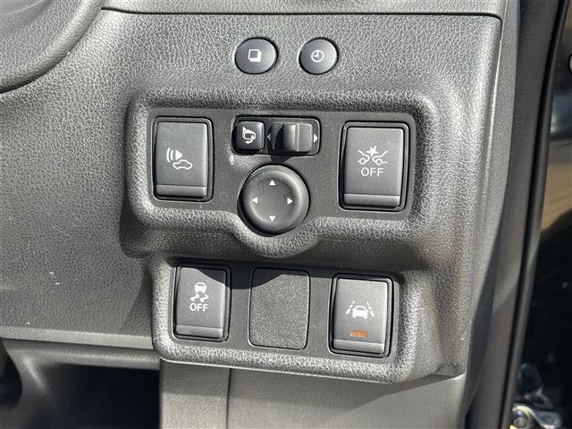 ノート e-パワー ニスモ 純正ナビ・TV・Bluetooth・CD・DVD/全方位カメラ/ETC/ドライブレコーダー/オートライト/純正アルミ/LEDヘッドライト/衝突軽減システム/車線逸脱警報/スマートキー(17枚目)