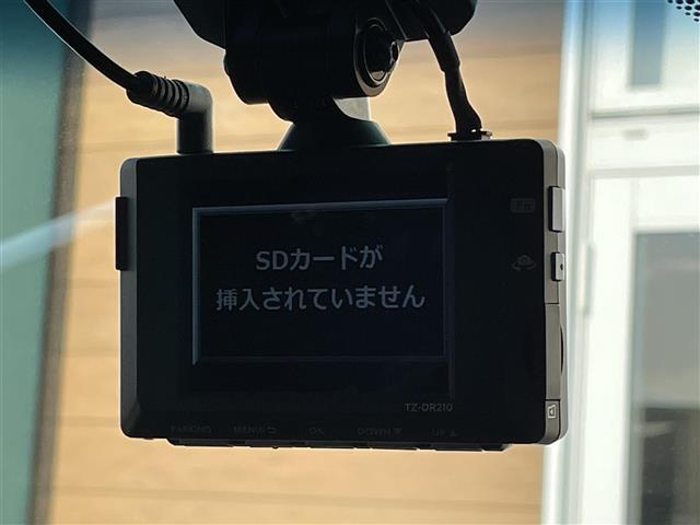 ハリアーハイブリッド Ｚ　レザーパッケージ　ＪＢＬメーカーナビ（フルセグＴＶ／Ｂｌｕｅｔｏｏｔｈ／ＵＳＢ／）全方位カメラ　ＪＢＬサウンド　パノラマルーフ　トヨタセーフティセンス　ＥＴＣ２．０　ドライブレコーダー　デジタルインナーミラー（12枚目）