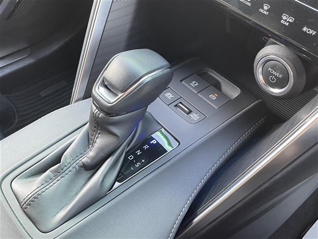 ハリアーハイブリッド Ｚ　レザーパッケージ　ＪＢＬメーカーナビ（フルセグＴＶ／Ｂｌｕｅｔｏｏｔｈ／ＵＳＢ／）全方位カメラ　ＪＢＬサウンド　パノラマルーフ　トヨタセーフティセンス　ＥＴＣ２．０　ドライブレコーダー　デジタルインナーミラー（17枚目）