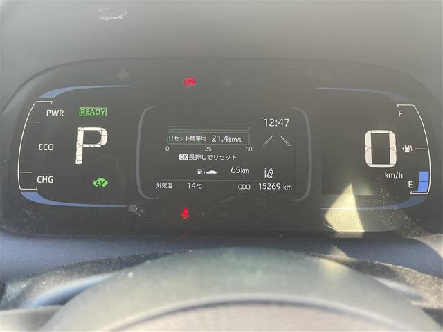 アクア Ｚ　純正１０．５インチディスプレイ（ＡＭ／ＦＭ／ＢＴ／ＤＶＤ／フルセグＴＶ）ナビキット装着車　バックカメラ　前後ドラレコ　トヨタセーフティセンス　純正フロアマット　ＬＥＤヘッドライト（5枚目）