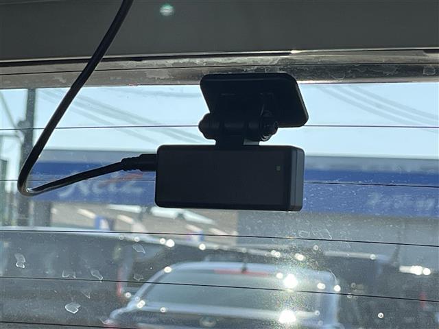 アクア Ｚ　純正１０．５インチディスプレイ（ＡＭ／ＦＭ／ＢＴ／ＤＶＤ／フルセグＴＶ）ナビキット装着車　バックカメラ　前後ドラレコ　トヨタセーフティセンス　純正フロアマット　ＬＥＤヘッドライト（10枚目）