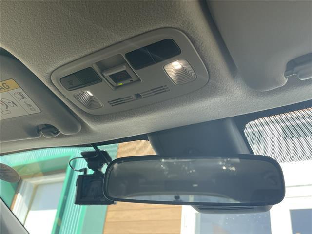 アクア Ｚ　純正１０．５インチディスプレイ（ＡＭ／ＦＭ／ＢＴ／ＤＶＤ／フルセグＴＶ）ナビキット装着車　バックカメラ　前後ドラレコ　トヨタセーフティセンス　純正フロアマット　ＬＥＤヘッドライト（11枚目）