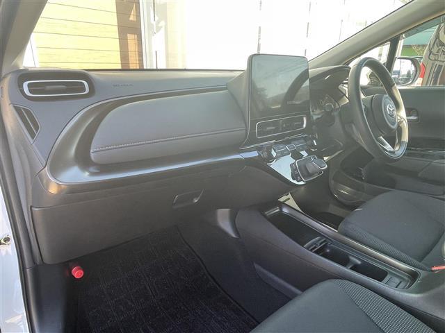 アクア Ｚ　純正１０．５インチディスプレイ（ＡＭ／ＦＭ／ＢＴ／ＤＶＤ／フルセグＴＶ）ナビキット装着車　バックカメラ　前後ドラレコ　トヨタセーフティセンス　純正フロアマット　ＬＥＤヘッドライト（23枚目）