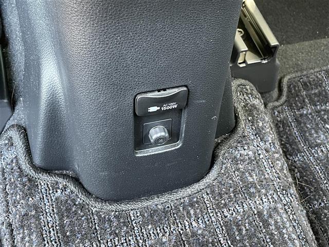 アクア Ｚ　純正１０．５インチディスプレイ（ＡＭ／ＦＭ／ＢＴ／ＤＶＤ／フルセグＴＶ）ナビキット装着車　バックカメラ　前後ドラレコ　トヨタセーフティセンス　純正フロアマット　ＬＥＤヘッドライト（28枚目）