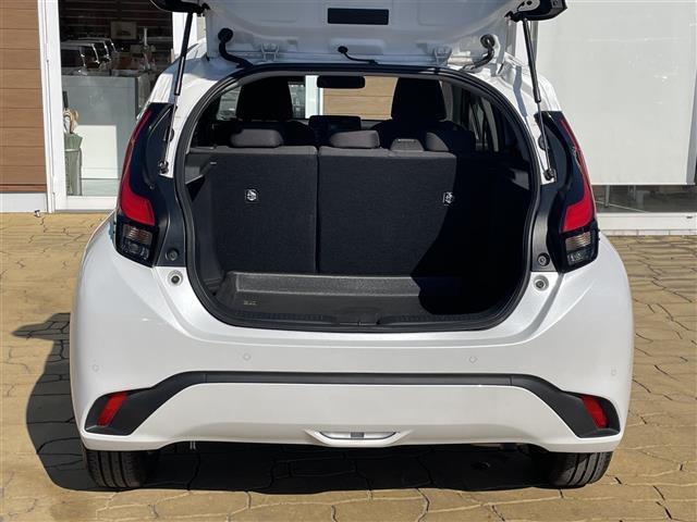 アクア Ｚ　純正１０．５インチディスプレイ（ＡＭ／ＦＭ／ＢＴ／ＤＶＤ／フルセグＴＶ）ナビキット装着車　バックカメラ　前後ドラレコ　トヨタセーフティセンス　純正フロアマット　ＬＥＤヘッドライト（29枚目）