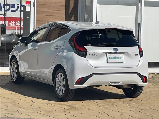 アクア Ｚ　純正１０．５インチディスプレイ（ＡＭ／ＦＭ／ＢＴ／ＤＶＤ／フルセグＴＶ）ナビキット装着車　バックカメラ　前後ドラレコ　トヨタセーフティセンス　純正フロアマット　ＬＥＤヘッドライト（43枚目）