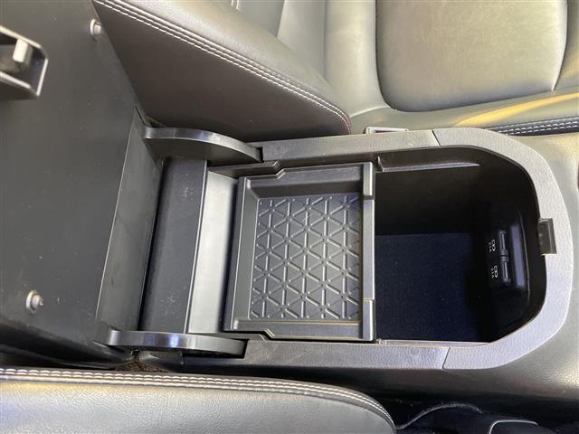 RAV4 G Zパッケージ TRDエアロ、パノラマムーンルーフ、純正メモリナビ(フルセグTV/DVD/CD/Bluetooth)ローダウン、ドライブレコーダー、電動リアゲート、ETC、デジタルインナーミラー(32枚目)