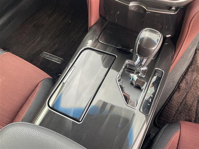 クラウン アスリートＳ　純正ナビ（Ｂｌｕｅｔｏｏｔｈ／フルセグＴＶ／ＤＶＤ／ＣＤ）、社外２０インチアルミ、モデリスタエアロ（フロント／リア）、社外マフラー（４本出し）、社外ダウンサス、ＥＴＣ、純正フロアマット（9枚目）