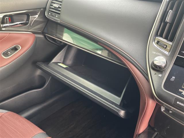 クラウン アスリートＳ　純正ナビ（Ｂｌｕｅｔｏｏｔｈ／フルセグＴＶ／ＤＶＤ／ＣＤ）、社外２０インチアルミ、モデリスタエアロ（フロント／リア）、社外マフラー（４本出し）、社外ダウンサス、ＥＴＣ、純正フロアマット（10枚目）