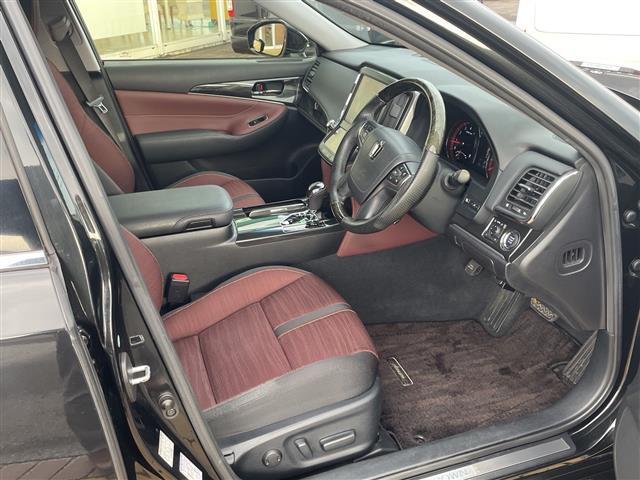 クラウン アスリートＳ　純正ナビ（Ｂｌｕｅｔｏｏｔｈ／フルセグＴＶ／ＤＶＤ／ＣＤ）、社外２０インチアルミ、モデリスタエアロ（フロント／リア）、社外マフラー（４本出し）、社外ダウンサス、ＥＴＣ、純正フロアマット（12枚目）