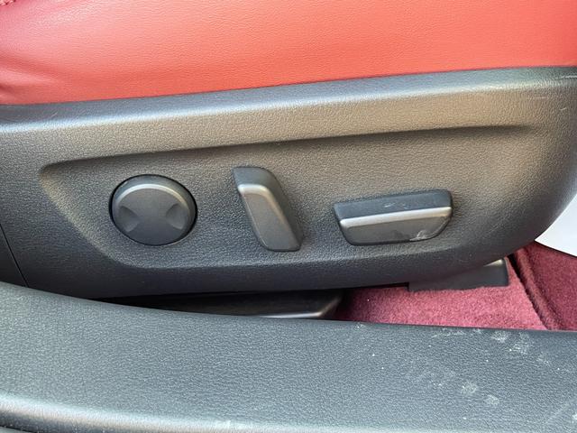 MAZDA3ファストバック 20S 100周年特別記念車 禁煙車 全方位モニター レーダークルコン 前後Pセンサー エマブレ レーンキープ BSM HUD LEDヘッドランプ 純正ナビTV BOSE 純正レッド革シート 前席シートヒーター 運転席パワーシート(20枚目)