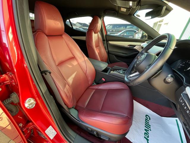 MAZDA3ファストバック 20S 100周年特別記念車 禁煙車 全方位モニター レーダークルコン 前後Pセンサー エマブレ レーンキープ BSM HUD LEDヘッドランプ 純正ナビTV BOSE 純正レッド革シート 前席シートヒーター 運転席パワーシート(23枚目)