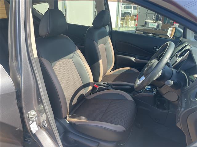 ノート ｅ－パワー　メダリスト　◇純正ナビゲーション→ＣＤ／ＤＶＤ再生◇全方位カメラ◇ビルトインＥＴＣ◇クルーズコントロール◇クリアランスソナー◇ステアリングリモコン◇ＬＥＤオートライト◇フォグランプ◇純正１５イン（11枚目）