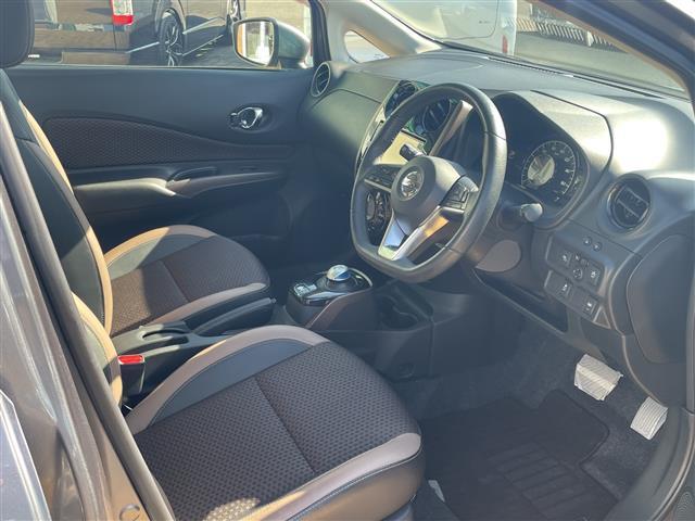 ノート ｅ－パワー　メダリスト　◇純正ナビゲーション→ＣＤ／ＤＶＤ再生◇全方位カメラ◇ビルトインＥＴＣ◇クルーズコントロール◇クリアランスソナー◇ステアリングリモコン◇ＬＥＤオートライト◇フォグランプ◇純正１５イン（12枚目）