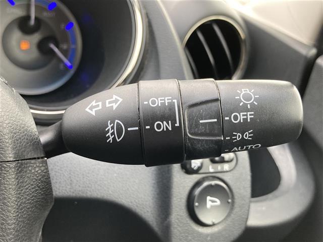 ハイブリッド・スマートセレクション 社外ナビ CD DVD BT AM FM USB ワンセグ クルーズコントロール 横滑り防止装置 HIDヘッドライト フォグランプ ワイパーデアイサー ドアバイザー フロアマット 電格ミラー ETC(8枚目)